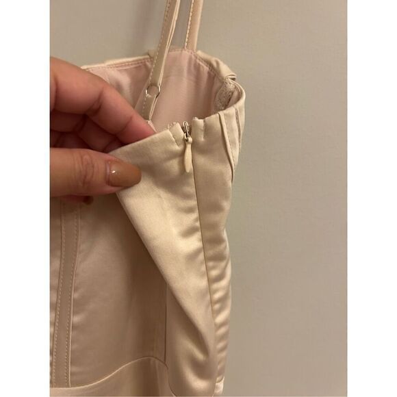Princess Polly Champagne Cocktail Dress 8 runs small - Picture 3 of 7